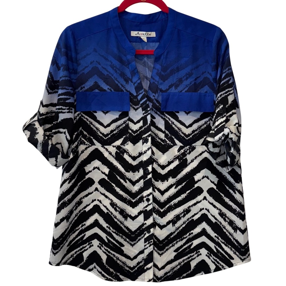 Avette‎ Womens Ombre Blue Black White Chevron Print Button Shirt Top Size Medium